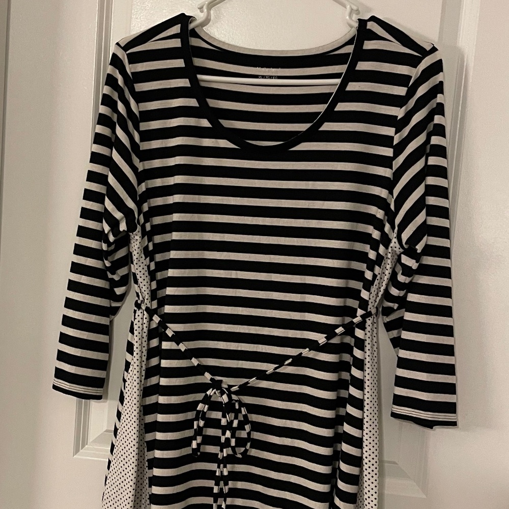 Motherhood Maternity tunic top size XL